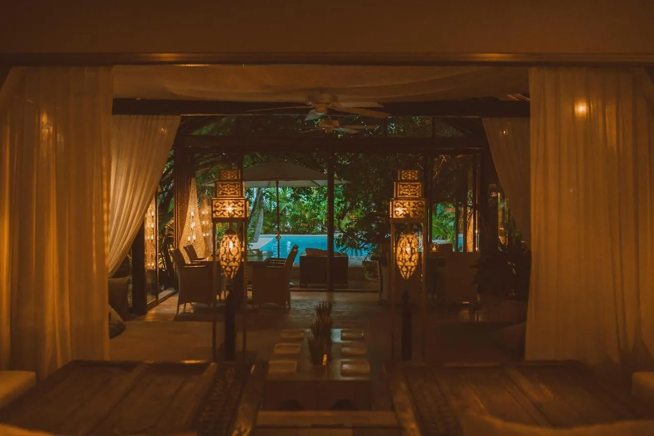 Jashita Hotel (Adults Only) 툴룸