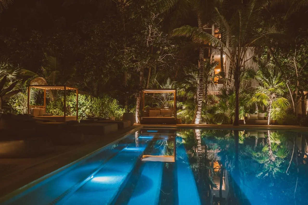 Jashita Hotel (Adults Only) 툴룸